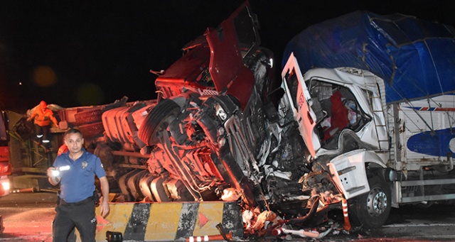Kırıkkale’de feci kaza: 2 ölü, 17 yaralı