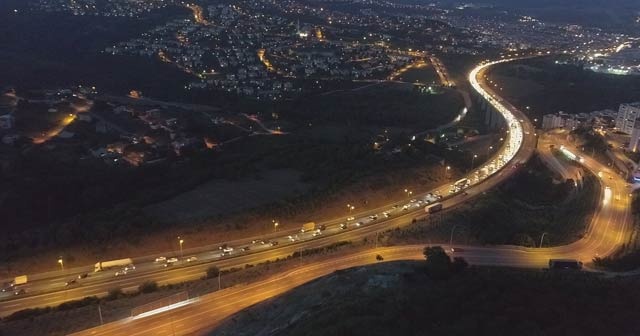 Kocaeli&#039;de dönüş yoğunluğu: trafik durma noktasına geldi