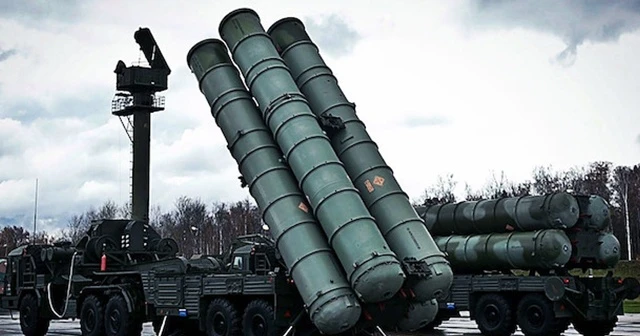 Kremlin: 'S-400'leri Türkiye'ye Temmuz'da teslim etmeyi planlıyoruz'