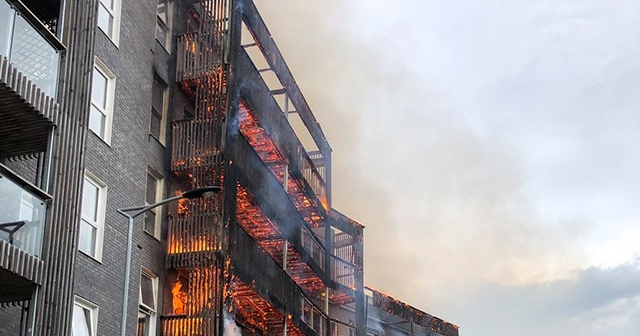 Londra’da korkutan yangın