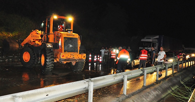 Manisa-İzmir yolunda heyelan