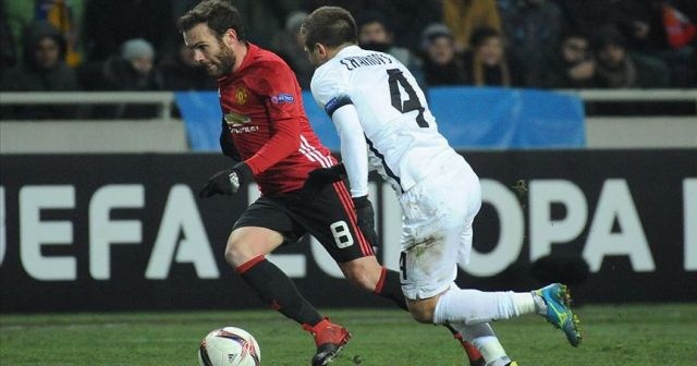 Mata 2 yıl daha Manchester United&#039;da