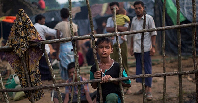 Myanmar hükümeti Arakanlı Müslümanlara İnterneti kapattı