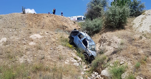 Nevşehir&#039;de ticari araç şarampole yuvarlandı: 1&#039;i bebek 2 ölü, 4 yaralı