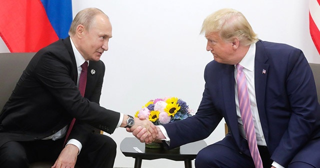 Putin ve Trump bir araya geldi