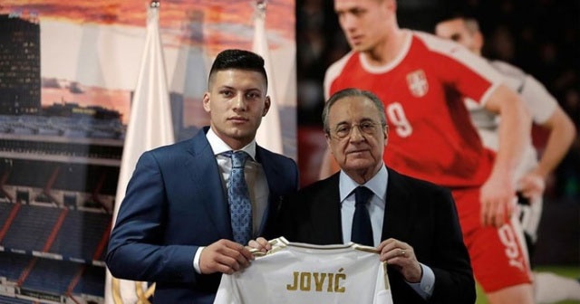 Real Madrid Jovic'i tanıttı