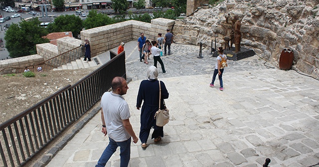 Tarihi Gaziantep Kalesi&#039;ne yoğun ilgi