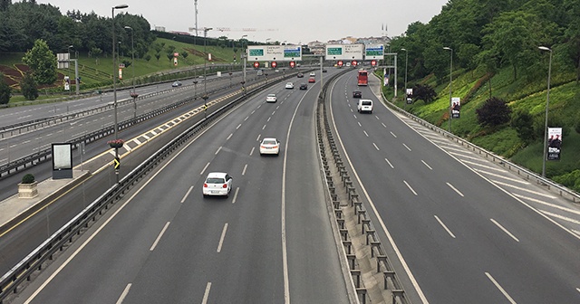 Tatilcilerin gitmesiyle boşalan yollar havadan görüntülendi