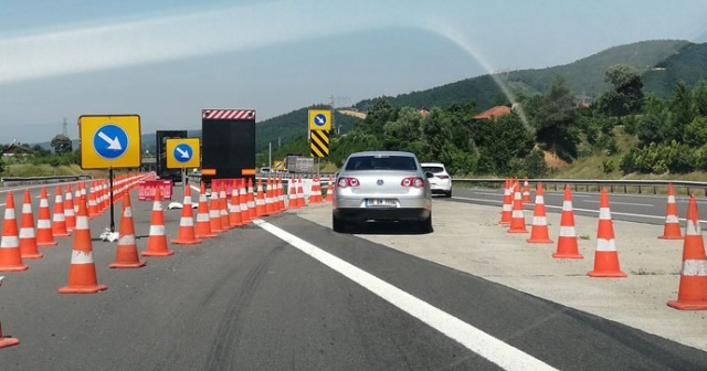 TEM Otoyolunda bakım çalışması sürüyor