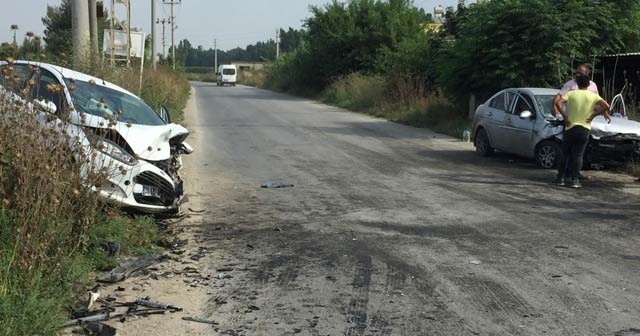 Trafik kazasında 2 kadın öğretmen yaralandı