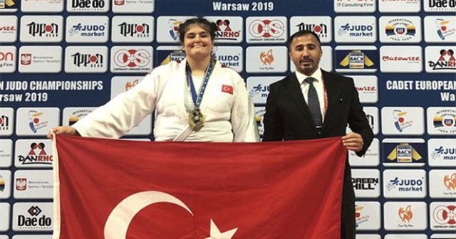 Ümitler Avrupa Şampiyonası&#039;nda Hilal Öztürk&#039;ten bronz madalya