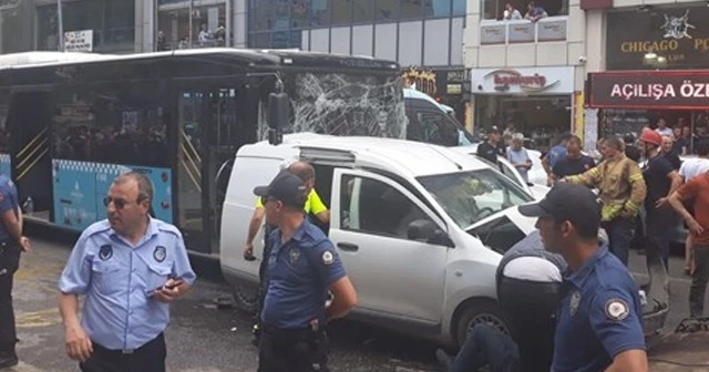 Ümraniye'de zincirleme kaza meydana geldi