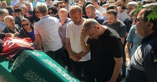 Ünlü rapçi Ceza’nın babası son yolculuğuna uğurlandı