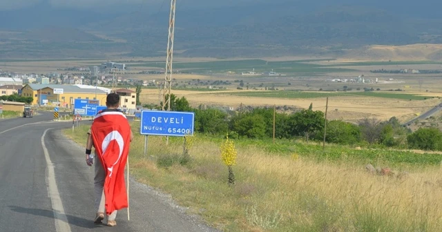 15 Temmuz Şehitleri İçin 9 Saat Yürüdü
