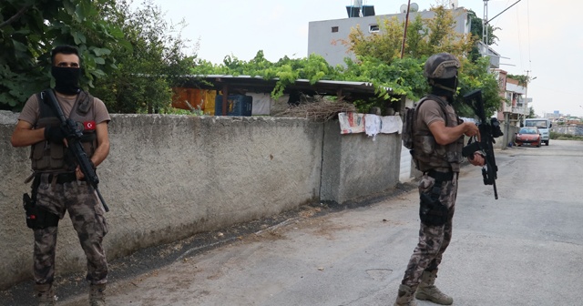 Adana’da aranan şüphelilere şafak operasyonu