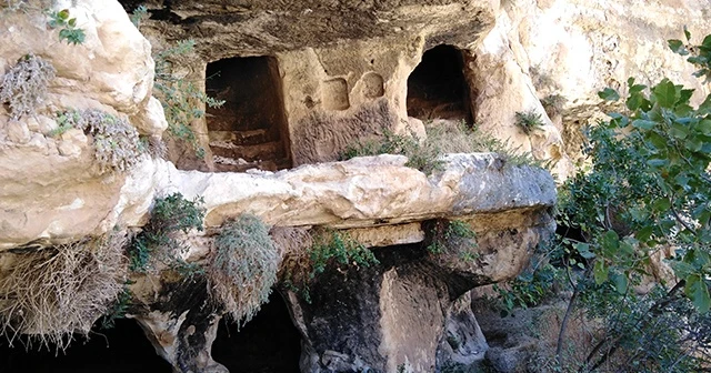 Adıyaman’da bin 800 yıllık tripleks mağaralara ilk kez girildi