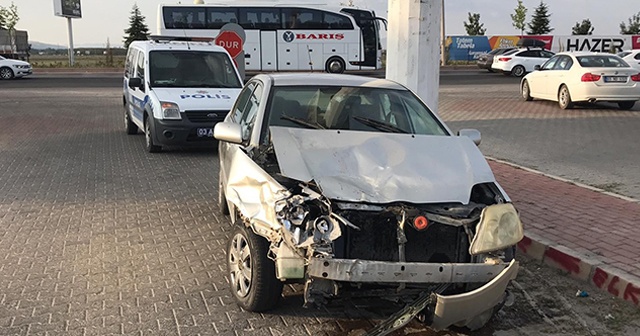 Afyonkarahisar&#039;da 5 araçlı zincirleme trafik kazası: 4 yaralı