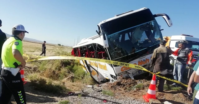 Aksaray'da yolcu otobüsü şarampole devrildi: 10 yaralı