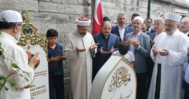 Bakan Varank'ın ağabeyi 15 Temmuz Şehidi İlhan Varank kabri başında anıldı