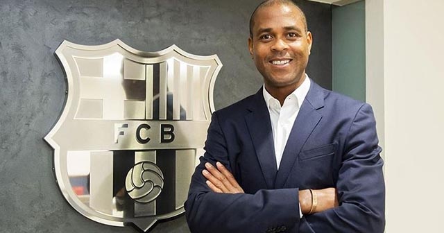 Barcelona&#039;dan Patrick Kluivert&#039;e görev