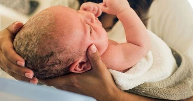 Bebek Tuzlamak Zararlı Mıdır? Yeni Doğan Bebek Tuzlanır Mı?