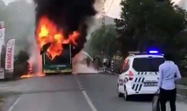 Beykoz’da belediye otobüsü yandı