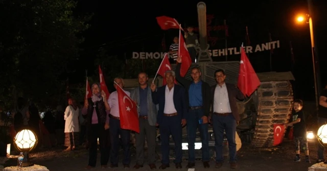Binlerce kişi 15 Temmuz kortejinde buluştu