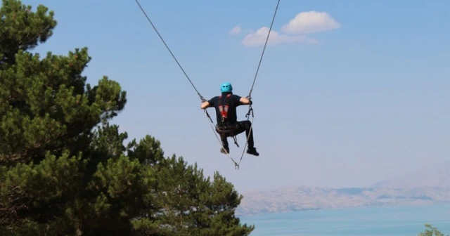 Bu salıncakta sallanmak cesaret ister!