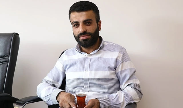 Çayına tüküren kahveciden şikayetçi oldu