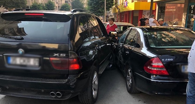 Denizli’de lüks araç ortalığı birbirine kattı