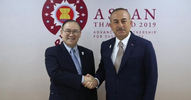 Dışişleri Bakanı Çavuşoğlu Filipinli mevkidaşı ile görüştü