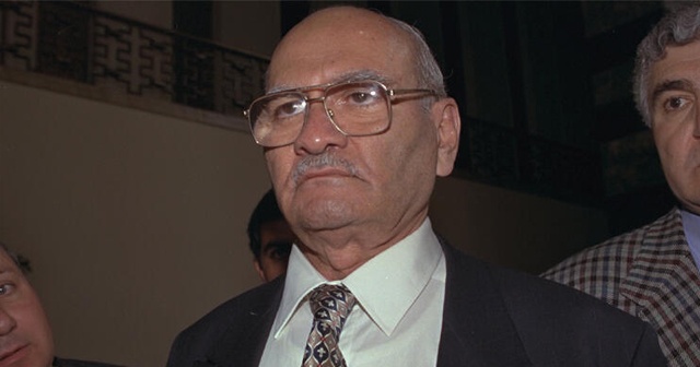 Eski Devlet Bakanı Süleyman Arif Emre hayatını kaybetti