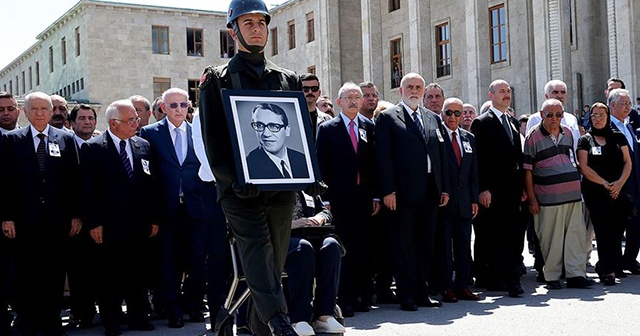 Eski Meclis Başkanı Bozbeyli son yolculuğuna uğurlandı