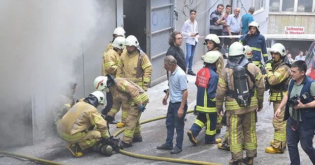 Fatih’te suni deri imalathanesinde korkutan yangın