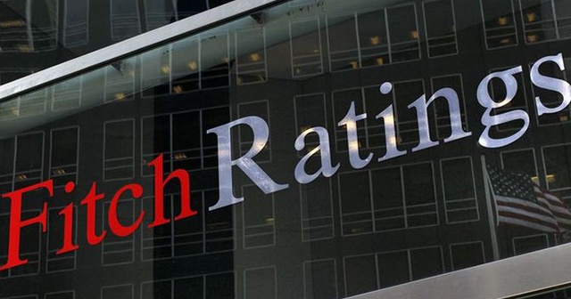 Fitch, Türkiye'nin kredi notunu indirdi