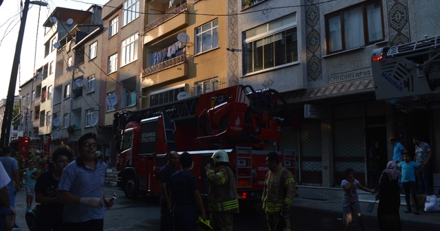 Gaziosmanpaşa’da çatı yangını