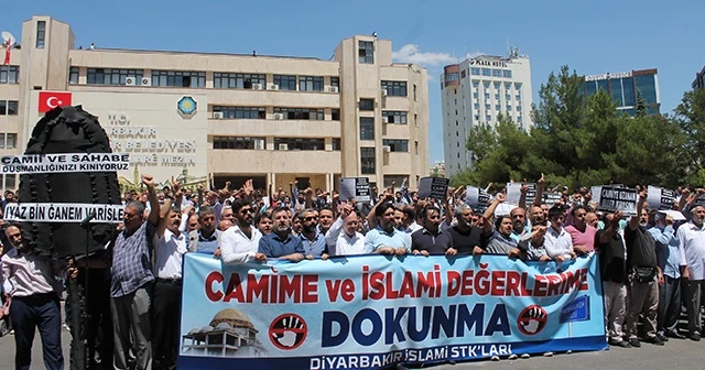 HDP&#039;li Diyarbakır Büyükşehir Belediyesi&#039;nin kararları protesto edildi