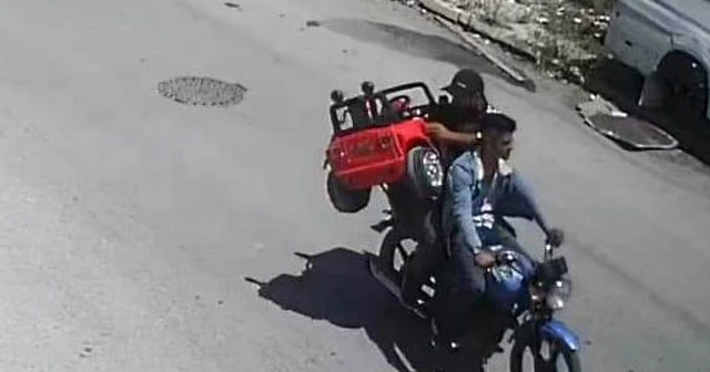 Hırsızlar, çaldıkları akülü arabayı geri getirdi