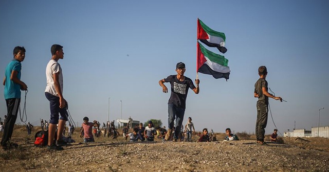İsrail askerleri Gazze sınırında 56 kişiyi yaraladı