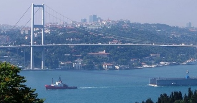 İstanbul Boğazı gemi geçişlerine kapatıldı