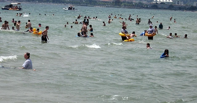 İstanbul’da sıcaklık 30 dereceyi aştı plajlar doldu