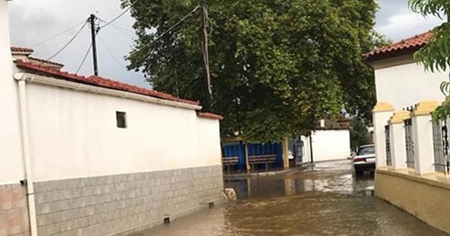 İtalya&#039;da aşırı yağış ve fırtına, 3 kişi öldü