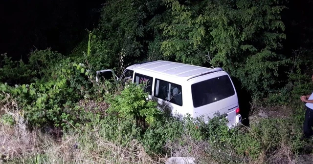 Minibüs şarampole uçtu: 1 yaralı