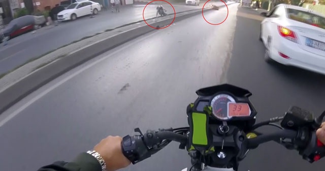 Motosikletli gencin metrelerce sürüklendiği kaza kamerada