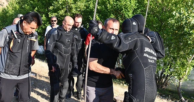 Munzur Çayı'na düşen gencin cansız bedenine ulaşıldı