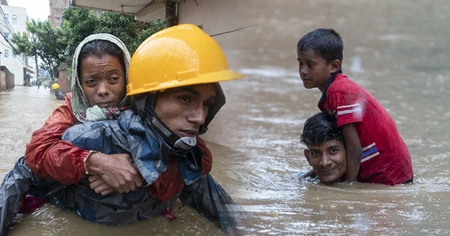 Nepal'de sel felaketi: 32 ölü, 17 kayıp, 12 yaralı