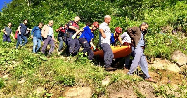 Otomobil yayla dönüşü uçuruma yuvarlandı: 1 ölü