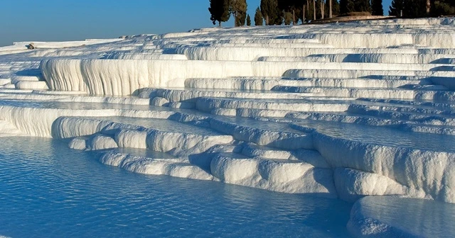 Pamukkale&#039;yi 6 ayda 1 milyon turist gezdi