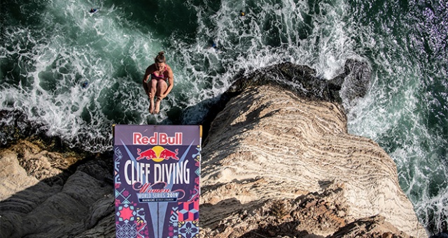 Red Bull Cliff Diving’de şampiyonlar geleneği Lübnan’da da bozmadı