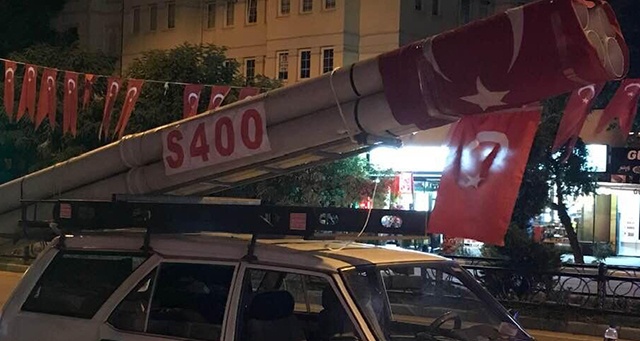 S 400 maketiyle 15 Temmuz zaferini kutladı